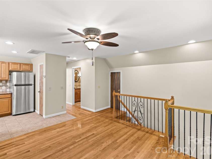 2700 Pencoyd Lane, Charlotte, NC 28210.  MLS# CAR4379709, YatesRealty ID 25025. 