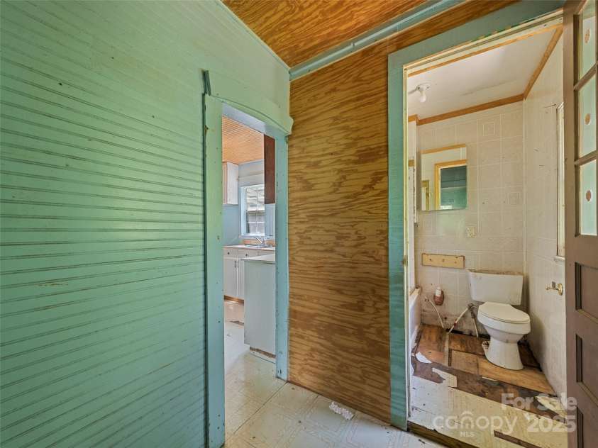 55 Shook Street, Clyde, NC 28721.  MLS# CAR4278731, YatesRealty ID 25025. 