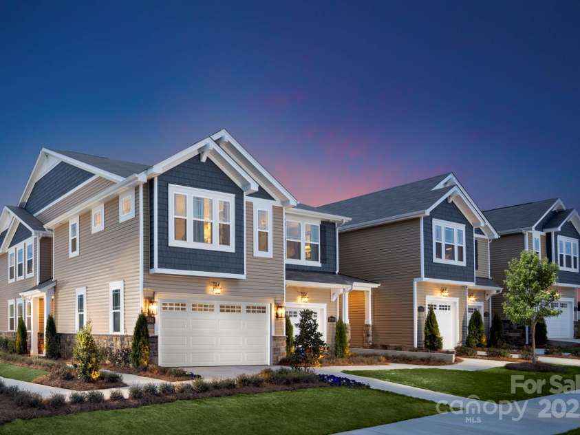 6423 Mallow Crossing Lane, Charlotte, NC 28213.  MLS# CAR4260472, YatesRealty ID 25026. 