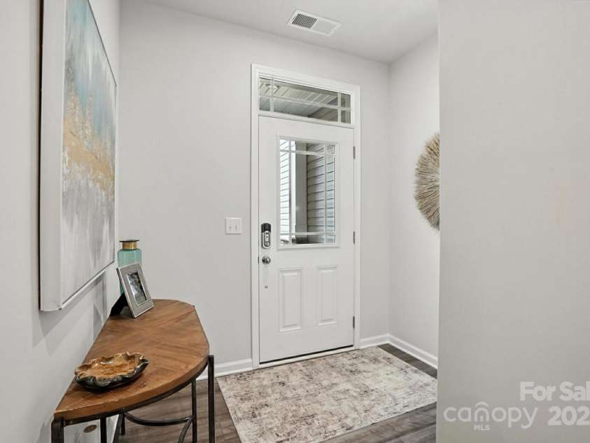 6423 Mallow Crossing Lane, Charlotte, NC 28213.  MLS# CAR4260472, YatesRealty ID 25026. 
