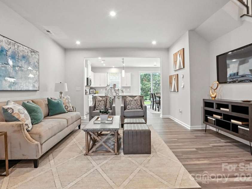 6423 Mallow Crossing Lane, Charlotte, NC 28213.  MLS# CAR4260472, YatesRealty ID 25026. 