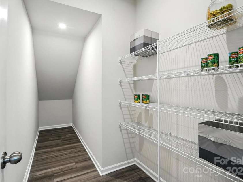 6423 Mallow Crossing Lane, Charlotte, NC 28213.  MLS# CAR4260472, YatesRealty ID 25026. 