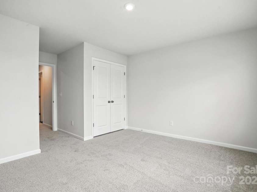 6423 Mallow Crossing Lane, Charlotte, NC 28213.  MLS# CAR4260472, YatesRealty ID 25026. 