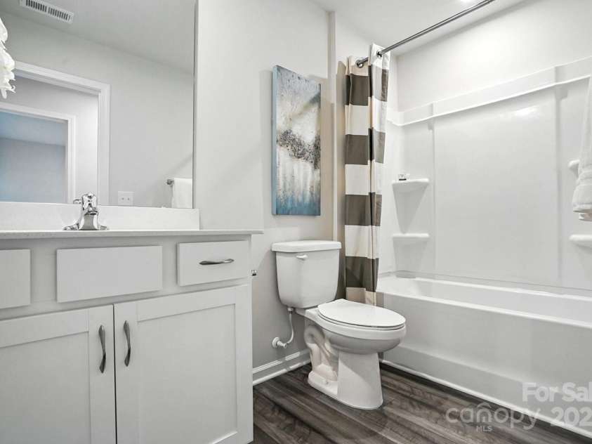 6423 Mallow Crossing Lane, Charlotte, NC 28213.  MLS# CAR4260472, YatesRealty ID 25026. 