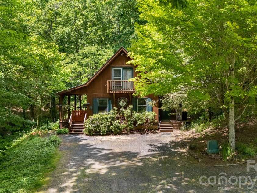 8 Westward Way, Bakersville, NC 28705.  MLS# CAR4384031, YatesRealty ID 25026. 