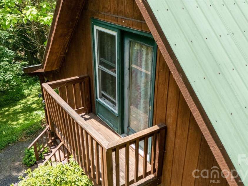 8 Westward Way, Bakersville, NC 28705.  MLS# CAR4384031, YatesRealty ID 25026. 