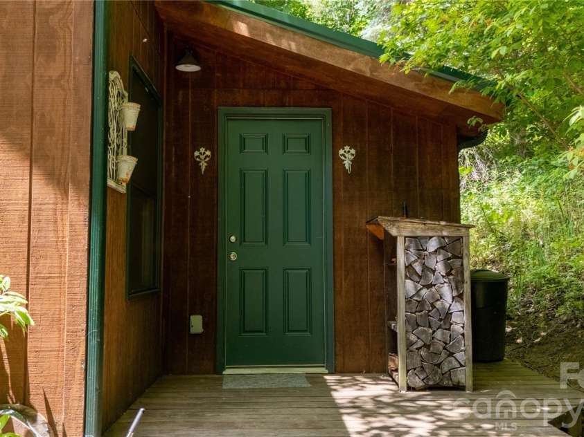 8 Westward Way, Bakersville, NC 28705.  MLS# CAR4384031, YatesRealty ID 25026. 