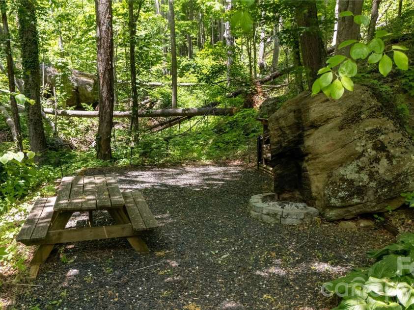 8 Westward Way, Bakersville, NC 28705.  MLS# CAR4384031, YatesRealty ID 25026. 