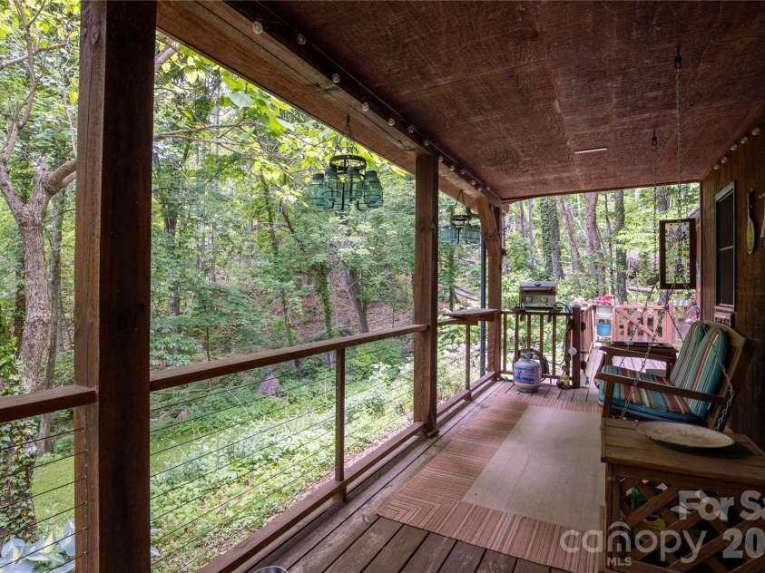 8 Westward Way, Bakersville, NC 28705.  MLS# CAR4384031, YatesRealty ID 25026. 
