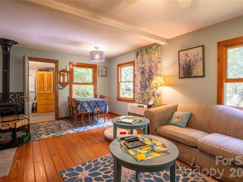 8 Westward Way, Bakersville, NC 28705.  MLS# CAR4384031, YatesRealty ID 25026. 