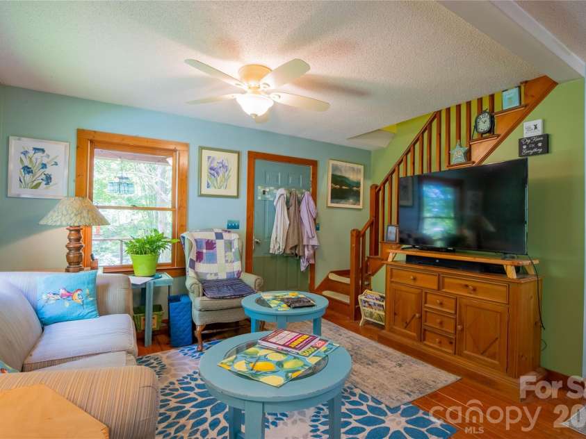8 Westward Way, Bakersville, NC 28705.  MLS# CAR4384031, YatesRealty ID 25026. 