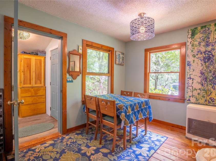 8 Westward Way, Bakersville, NC 28705.  MLS# CAR4384031, YatesRealty ID 25026. 