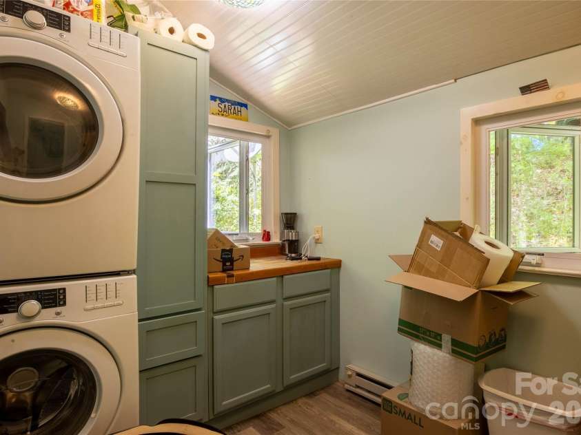 8 Westward Way, Bakersville, NC 28705.  MLS# CAR4384031, YatesRealty ID 25026. 