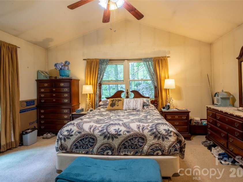 8 Westward Way, Bakersville, NC 28705.  MLS# CAR4384031, YatesRealty ID 25026. 