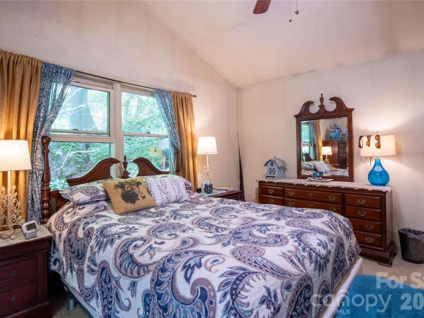 8 Westward Way, Bakersville, NC 28705.  MLS# CAR4384031, YatesRealty ID 25026. 