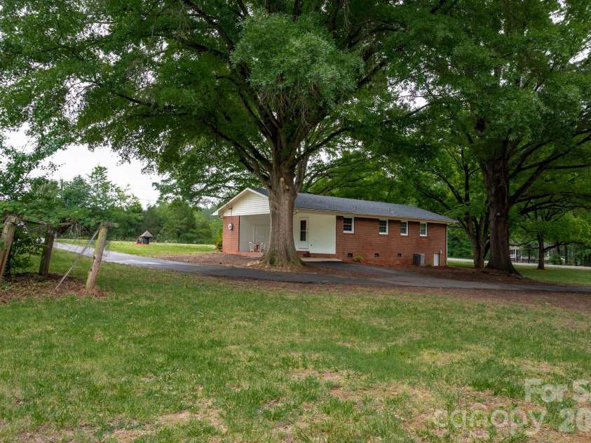 360 Trexler Loop, Salisbury, NC 28144.  MLS# CAR4337473, YatesRealty ID 25027. 