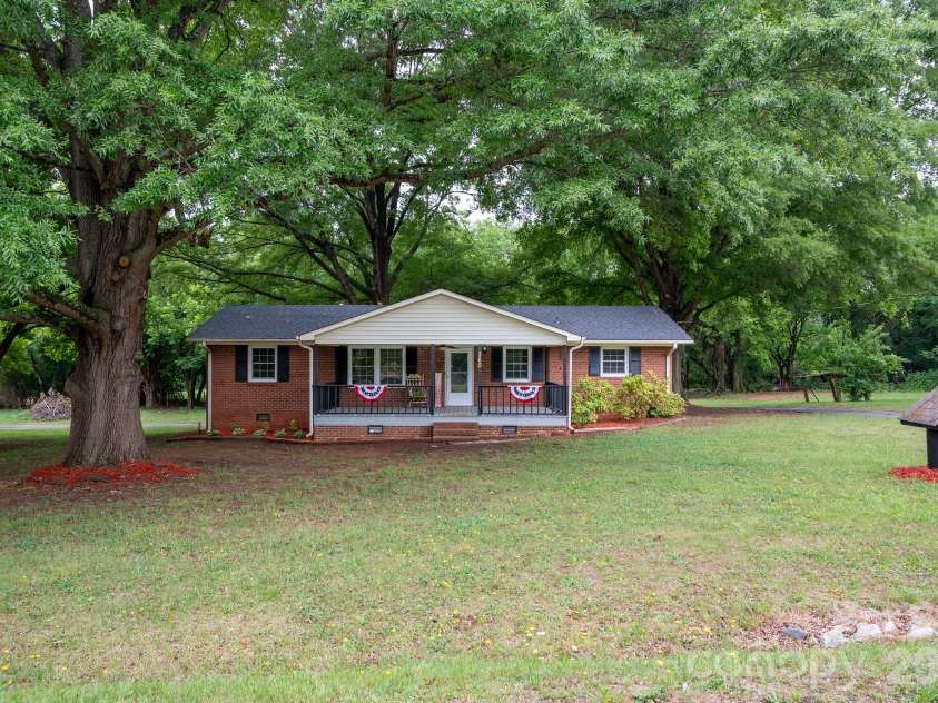 360 Trexler Loop, Salisbury, NC 28144.  MLS# CAR4337473, YatesRealty ID 25027. 