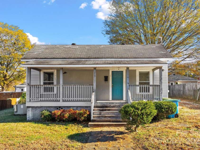 219 Link Street, Fort Mill, SC 29715.  MLS# CAR4326464, YatesRealty ID 2503. 