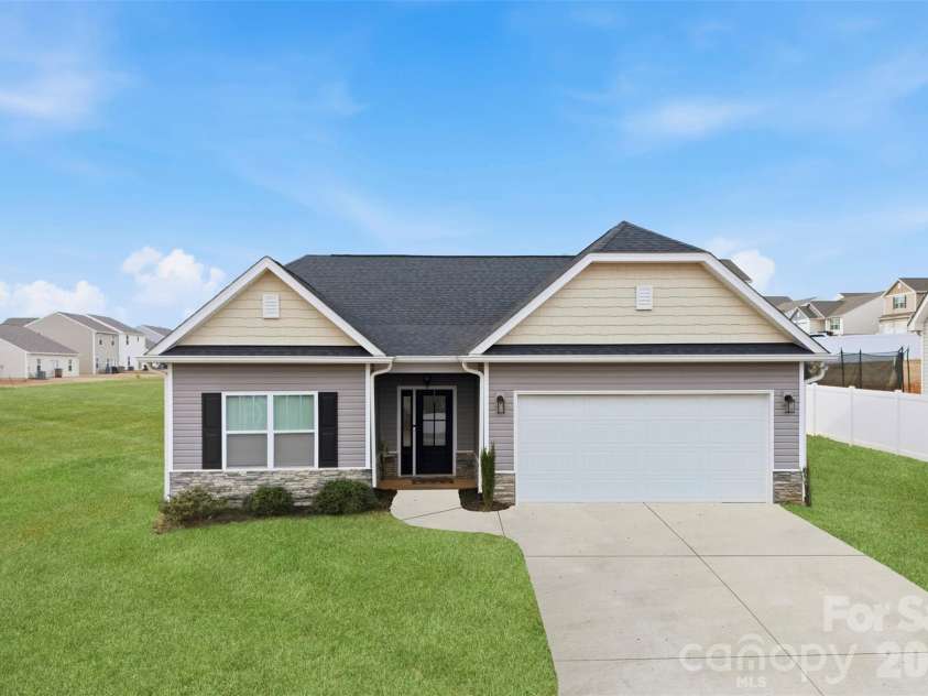 248 Pinnacle Crossing, Shelby, NC 28152.  MLS# CAR4345640, YatesRealty ID 2503. 