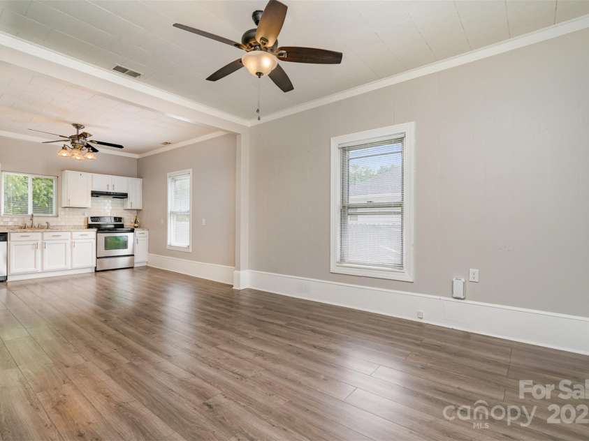 620 Brookwood Drive, Mooresville, NC 28115.  MLS# CAR4276432, YatesRealty ID 25030. 