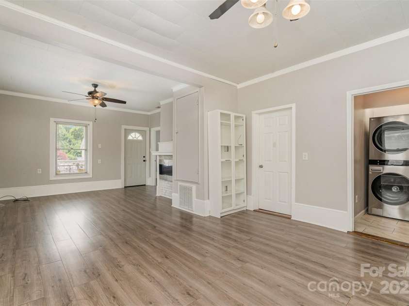 620 Brookwood Drive, Mooresville, NC 28115.  MLS# CAR4276432, YatesRealty ID 25030. 