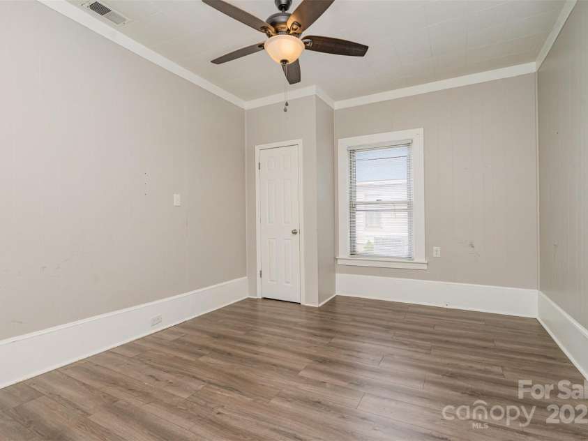 620 Brookwood Drive, Mooresville, NC 28115.  MLS# CAR4276432, YatesRealty ID 25030. 