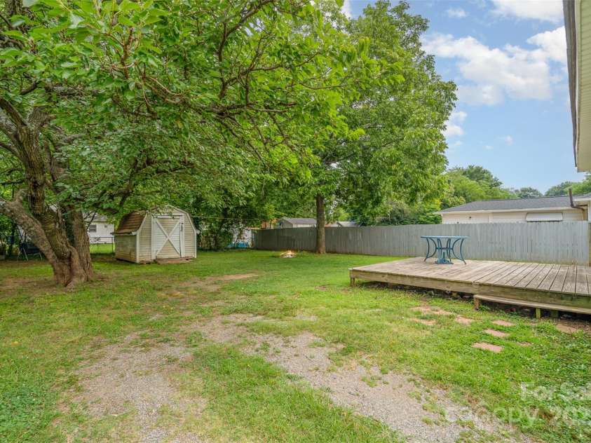 620 Brookwood Drive, Mooresville, NC 28115.  MLS# CAR4276432, YatesRealty ID 25030. 