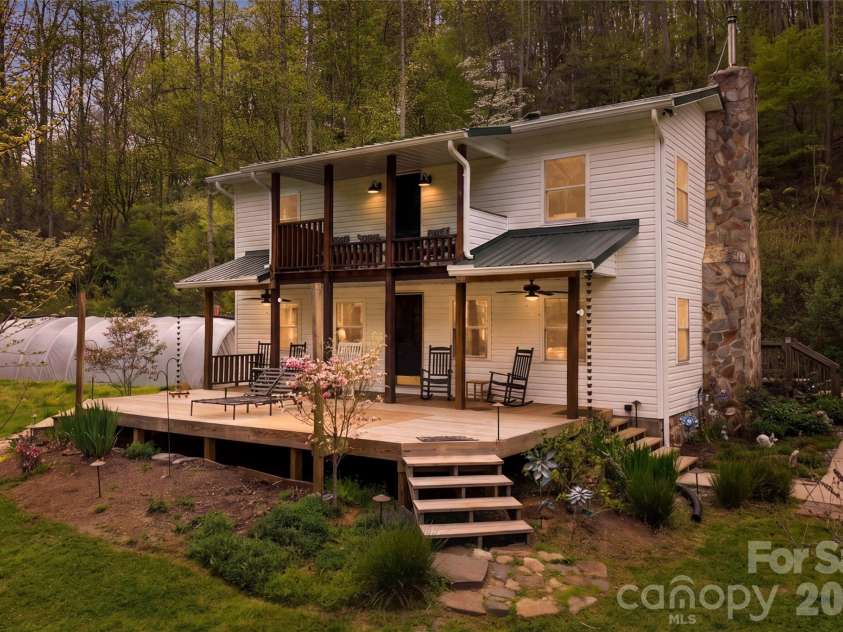 6470 Stone Mountain Road, Lenoir, NC 28645.  MLS# CAR4356646, YatesRealty ID 25030. 
