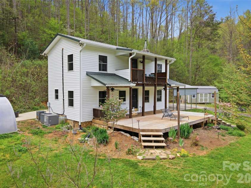 6470 Stone Mountain Road, Lenoir, NC 28645.  MLS# CAR4356646, YatesRealty ID 25030. 