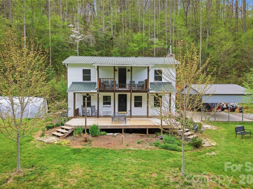6470 Stone Mountain Road, Lenoir, NC 28645.  MLS# CAR4356646, YatesRealty ID 25030. 