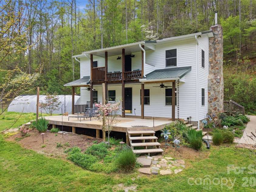 6470 Stone Mountain Road, Lenoir, NC 28645.  MLS# CAR4356646, YatesRealty ID 25030. 