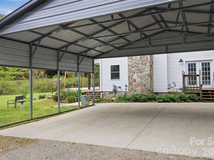 6470 Stone Mountain Road, Lenoir, NC 28645.  MLS# CAR4356646, YatesRealty ID 25030. 