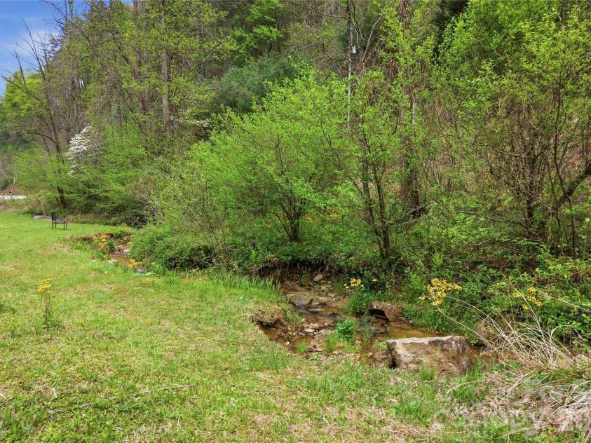 6470 Stone Mountain Road, Lenoir, NC 28645.  MLS# CAR4356646, YatesRealty ID 25030. 