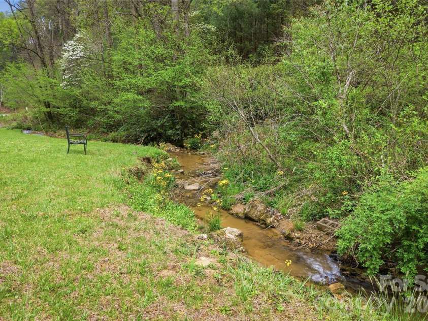 6470 Stone Mountain Road, Lenoir, NC 28645.  MLS# CAR4356646, YatesRealty ID 25030. 