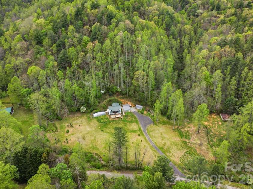 6470 Stone Mountain Road, Lenoir, NC 28645.  MLS# CAR4356646, YatesRealty ID 25030. 