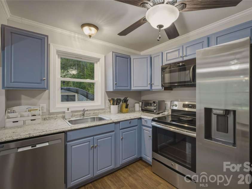 6470 Stone Mountain Road, Lenoir, NC 28645.  MLS# CAR4356646, YatesRealty ID 25030. 