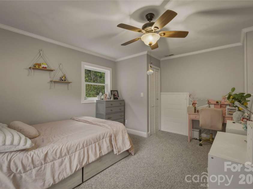 6470 Stone Mountain Road, Lenoir, NC 28645.  MLS# CAR4356646, YatesRealty ID 25030. 