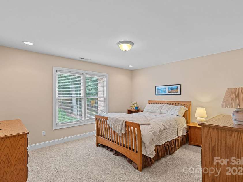 166 Pinnacle Shores Drive, Mooresville, NC 28117.  MLS# CAR4259986, YatesRealty ID 25031. 
