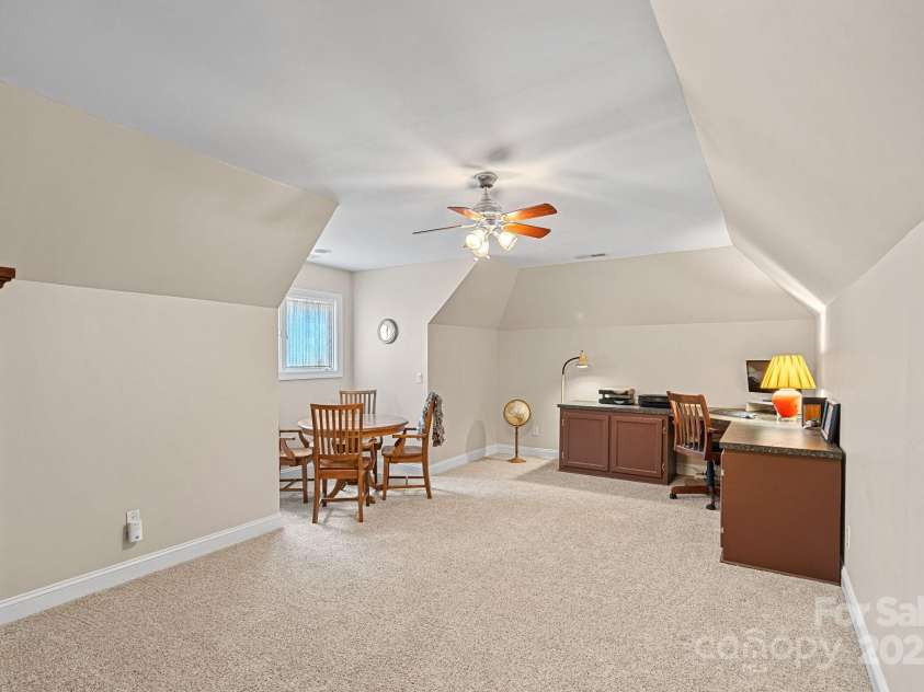 166 Pinnacle Shores Drive, Mooresville, NC 28117.  MLS# CAR4259986, YatesRealty ID 25031. 