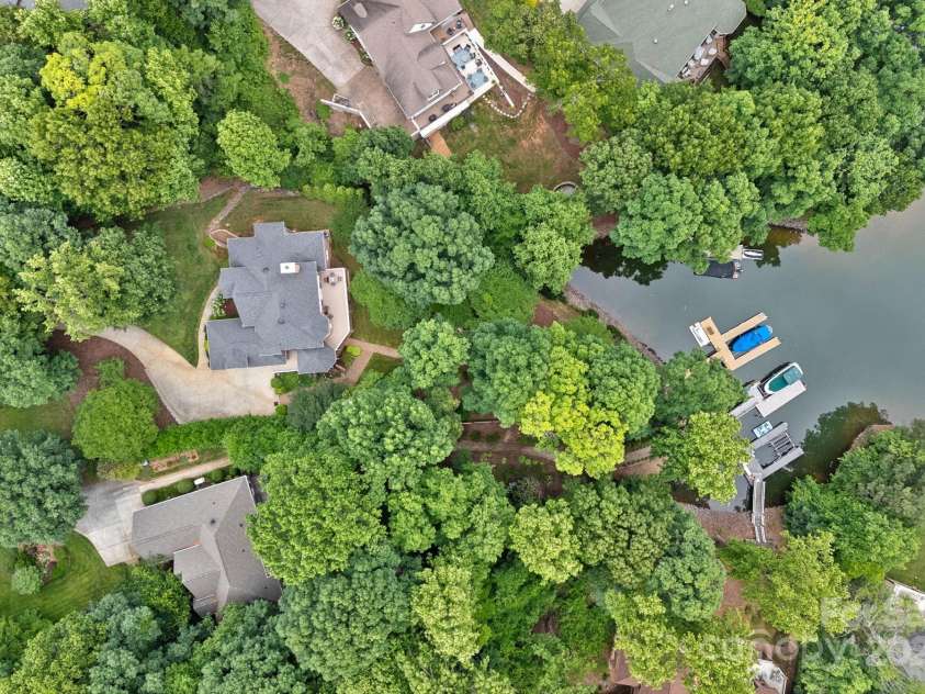 166 Pinnacle Shores Drive, Mooresville, NC 28117.  MLS# CAR4259986, YatesRealty ID 25031. 
