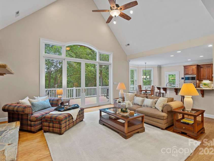 166 Pinnacle Shores Drive, Mooresville, NC 28117.  MLS# CAR4259986, YatesRealty ID 25031. Great room