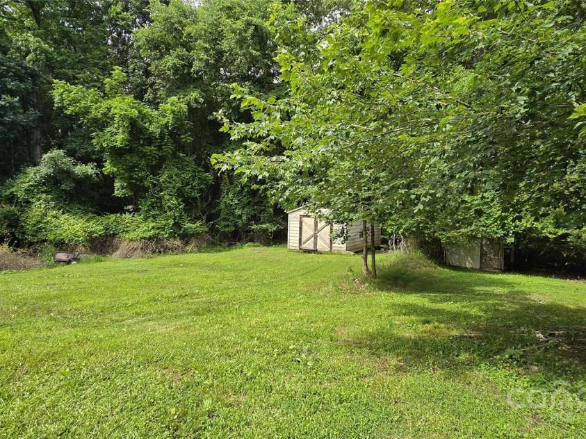 6140 Barclay Lane, Clover, SC 29710.  MLS# CAR4262607, YatesRealty ID 25032. 