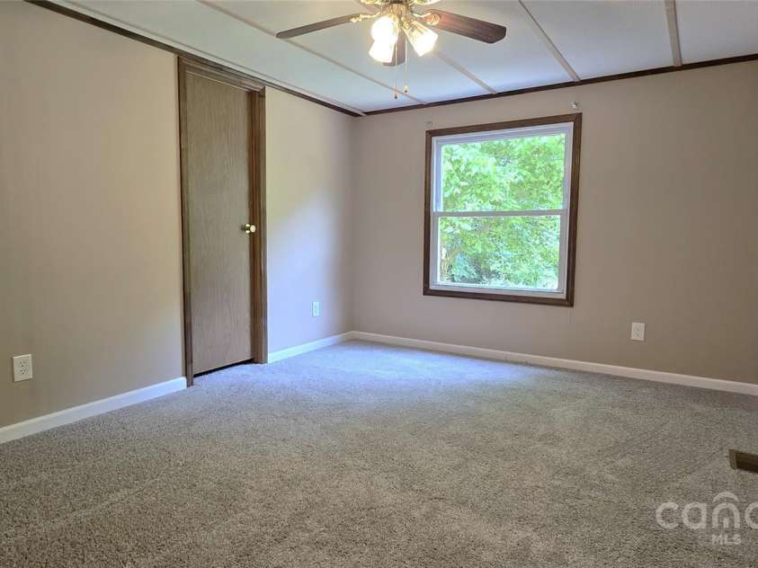 6140 Barclay Lane, Clover, SC 29710.  MLS# CAR4262607, YatesRealty ID 25032. 