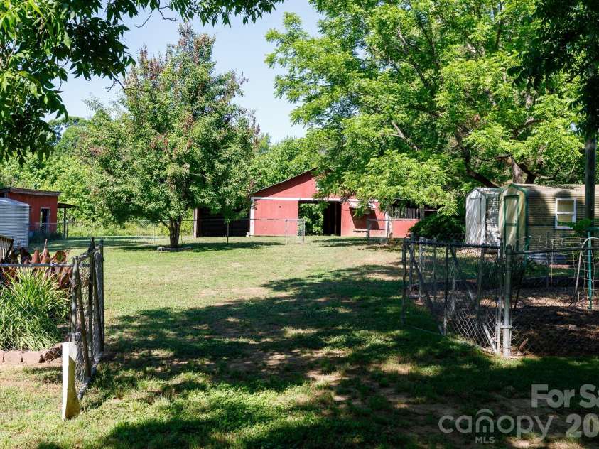 2967 Starnes Drive, Rock Hill, SC 29730.  MLS# CAR4384838, YatesRealty ID 25033. 