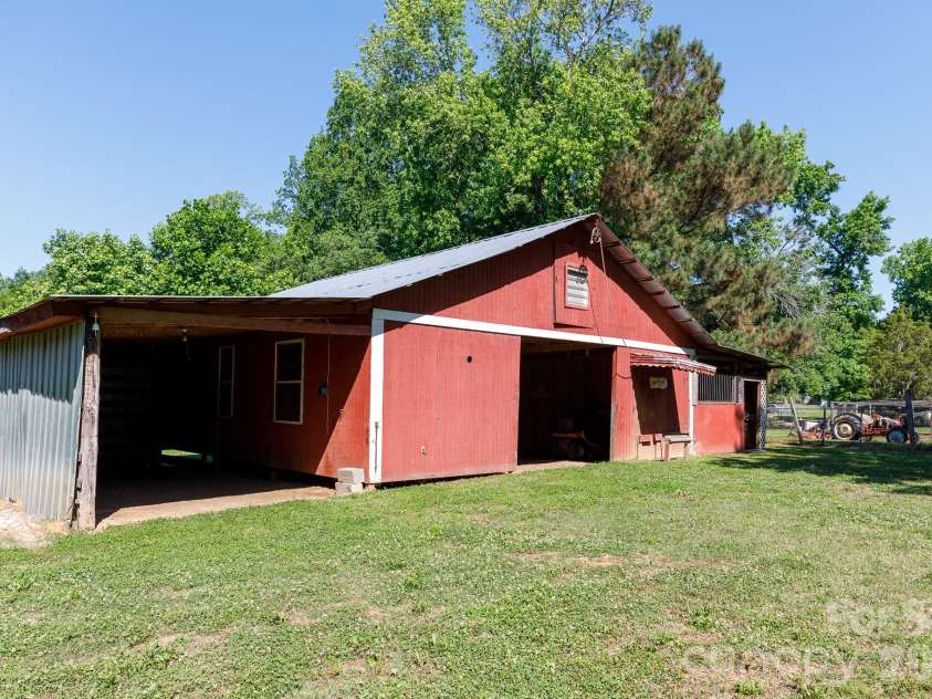 2967 Starnes Drive, Rock Hill, SC 29730.  MLS# CAR4384838, YatesRealty ID 25033. 