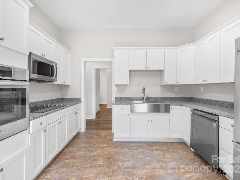 716 Graham Street, Shelby, NC 28150.  MLS# CAR4271654, YatesRealty ID 25033. 