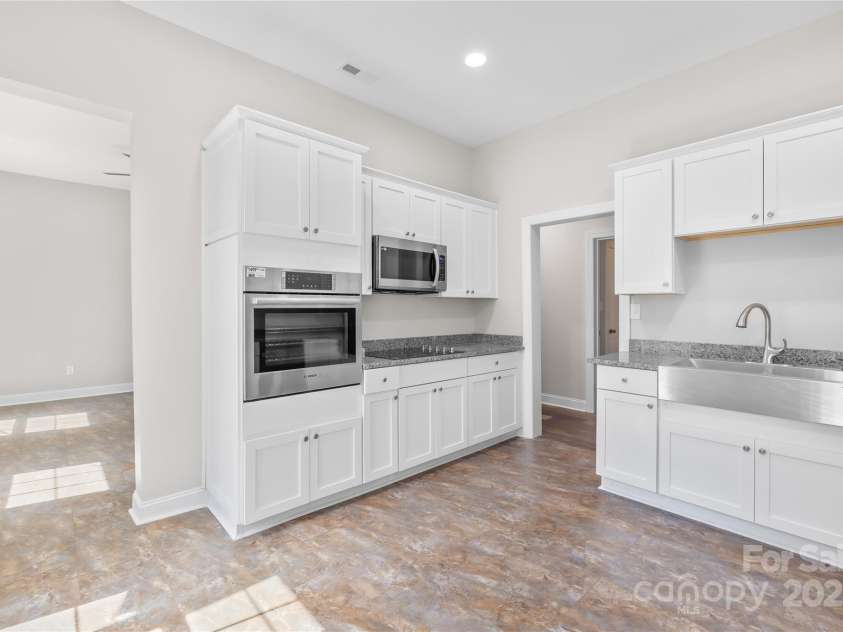 716 Graham Street, Shelby, NC 28150.  MLS# CAR4271654, YatesRealty ID 25033. 