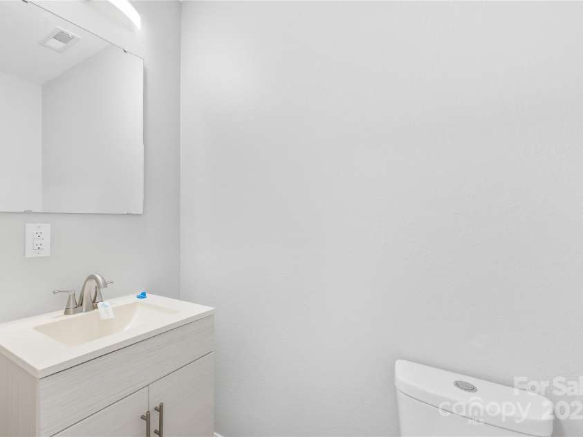 716 Graham Street, Shelby, NC 28150.  MLS# CAR4271654, YatesRealty ID 25033. 