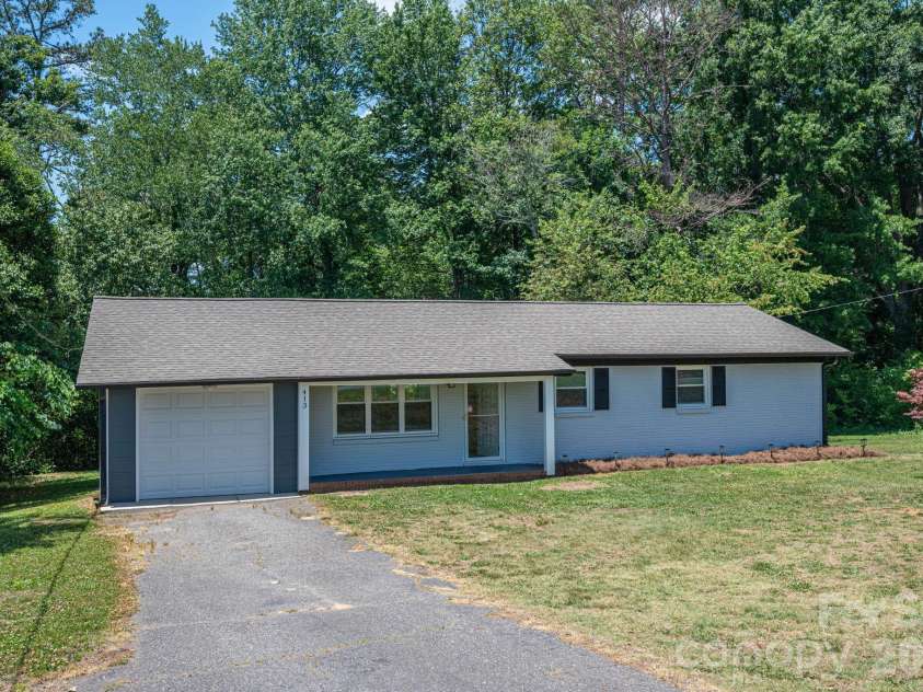 413 Bell Road, Kings Mountain, NC 28086.  MLS# CAR4384355, YatesRealty ID 25034. 
