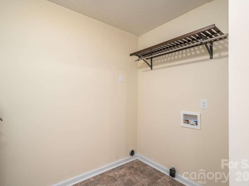 413 Bell Road, Kings Mountain, NC 28086.  MLS# CAR4384355, YatesRealty ID 25034. 